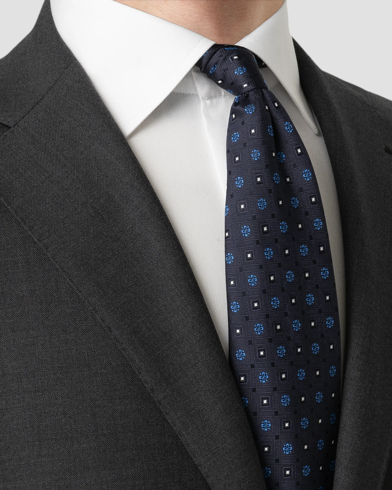Eton - geometric 256 woven silk tie