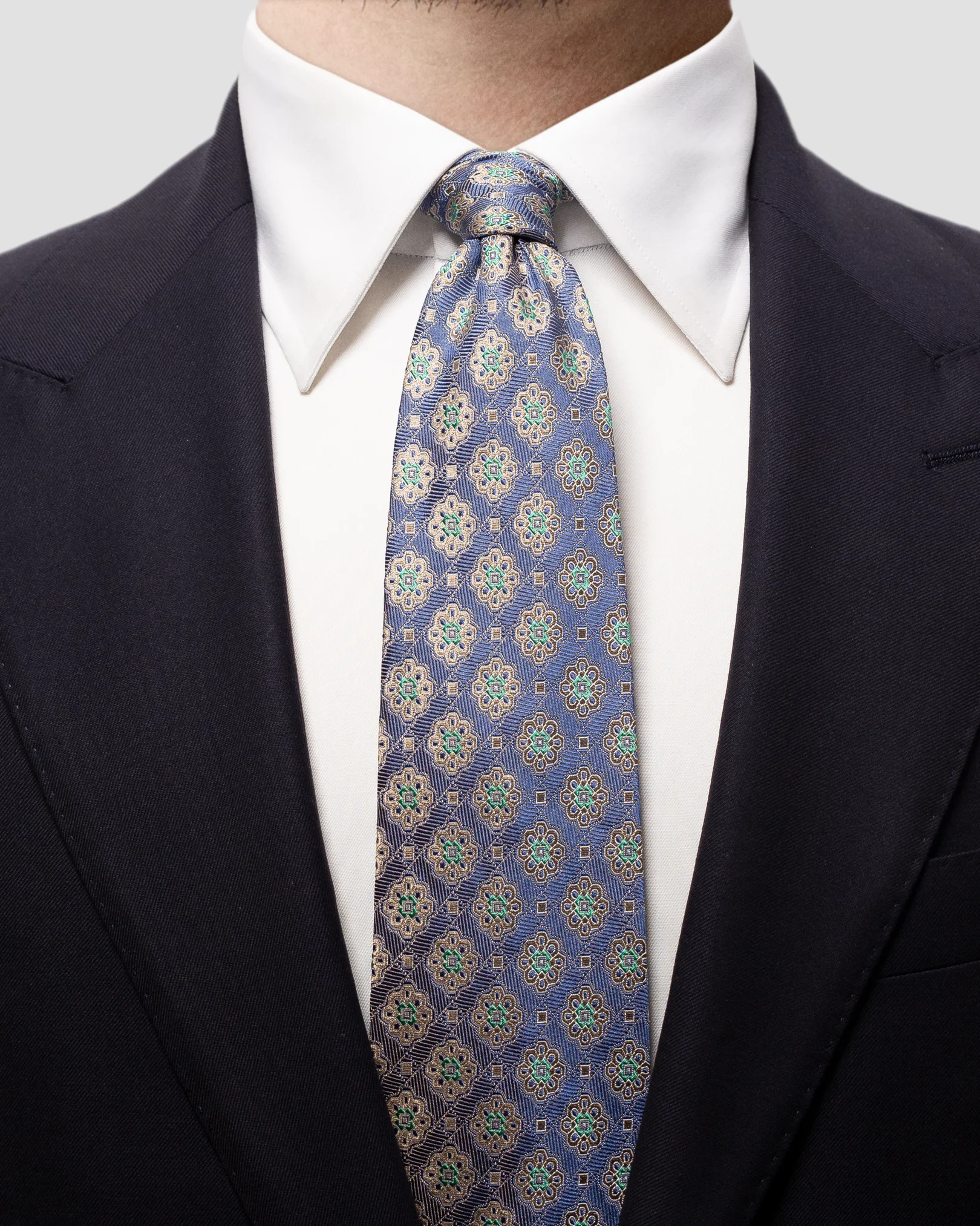 Eton - blue medallion square tie