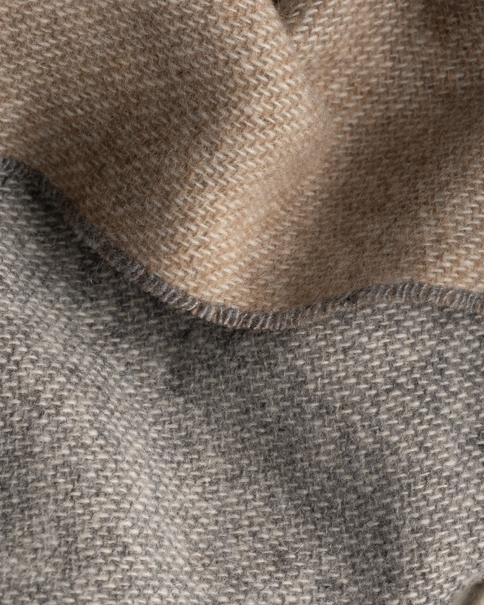 Eton - beige scarfs