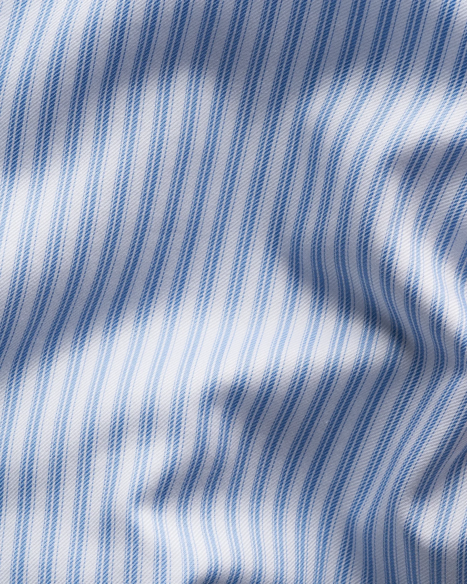 Eton - striped light blue signature twill