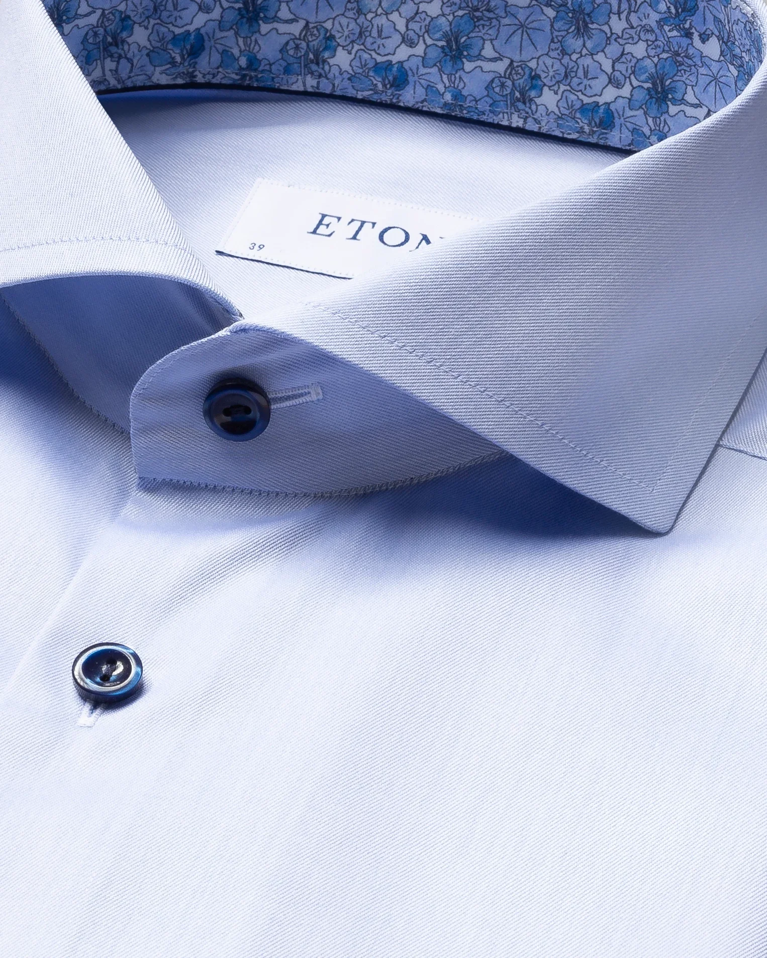 Eton - blue twill shirt blue details extreme cut away