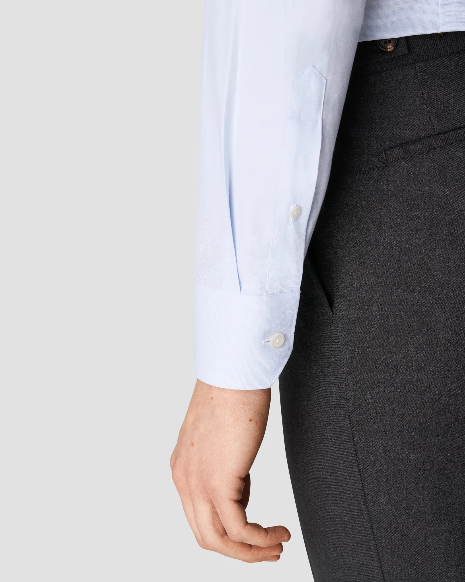 Eton - light blue signature twill semi solid