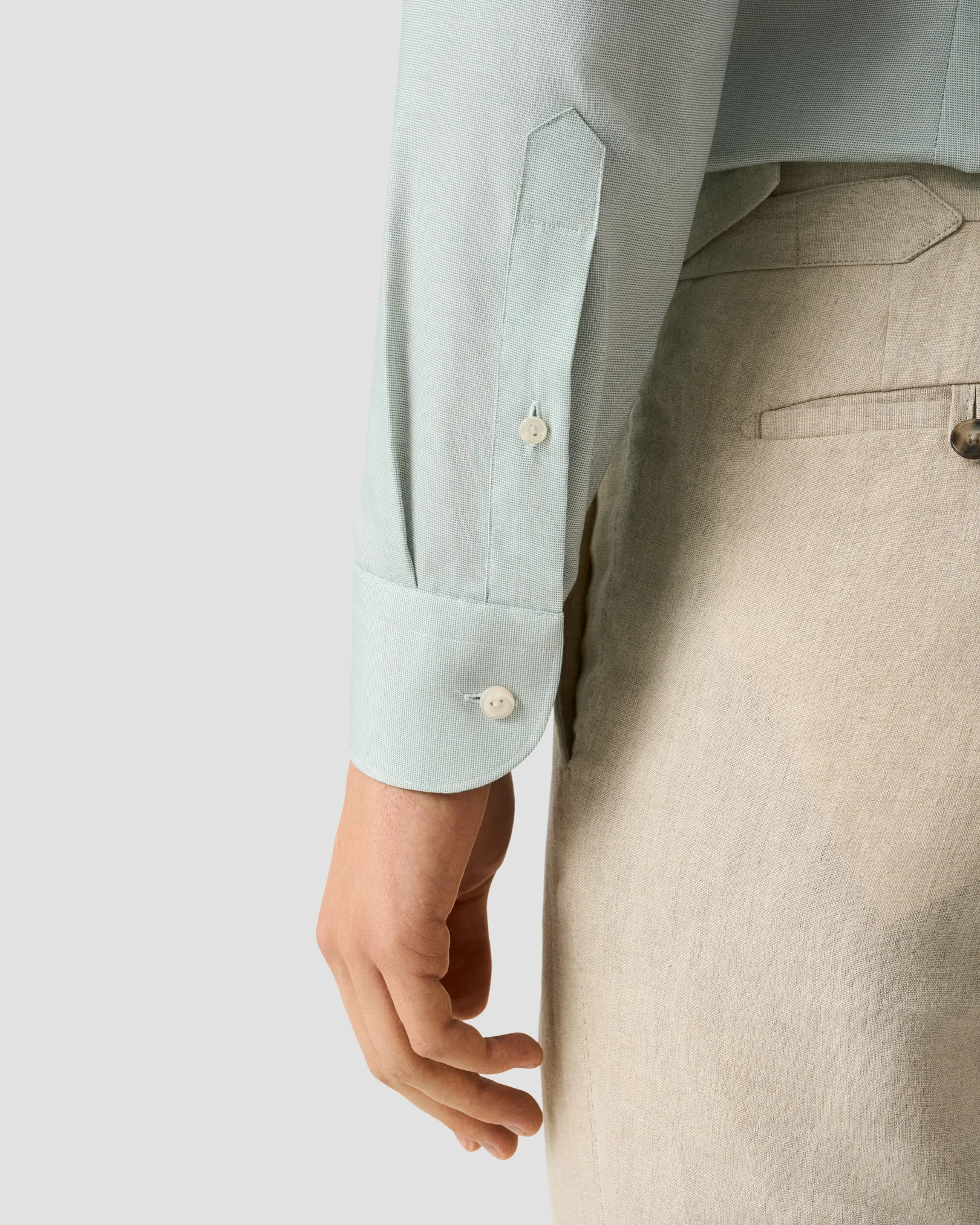 Eton - mid green solid wrinkle free oxford