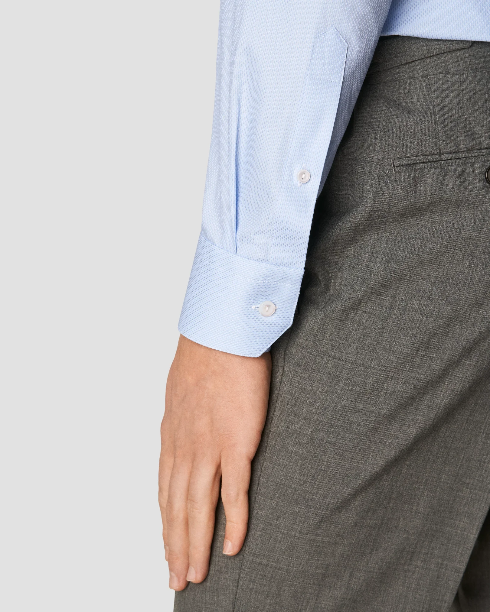 Eton - light blue fine twill cut away single slim