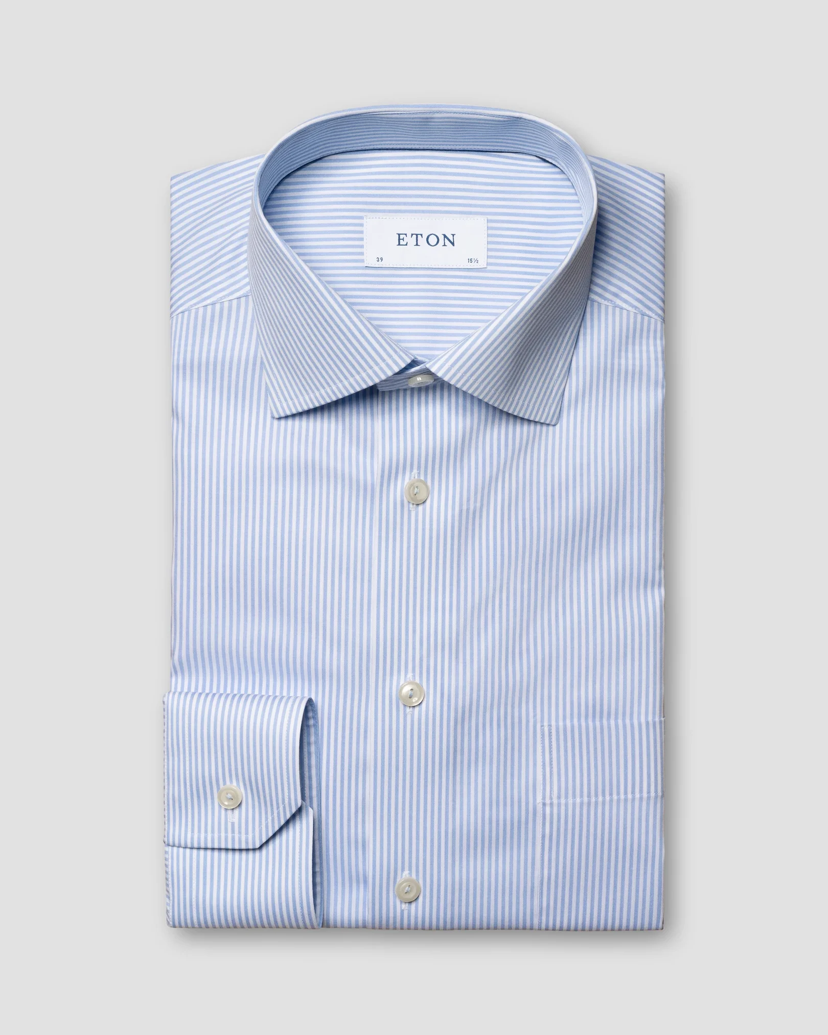 Eton - light blue twill cut away single classic