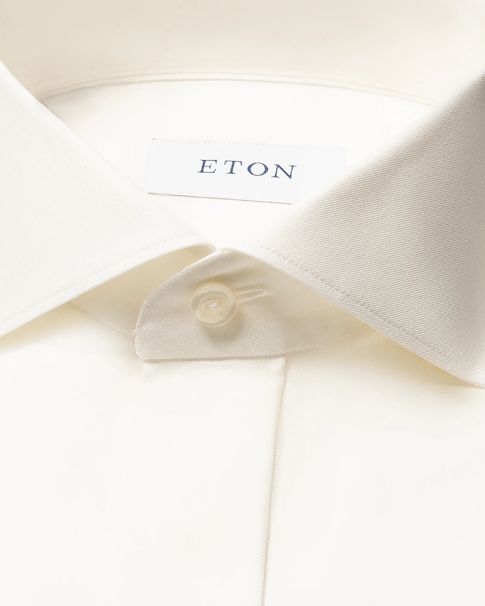 Eton - white wide spread collar rounded french