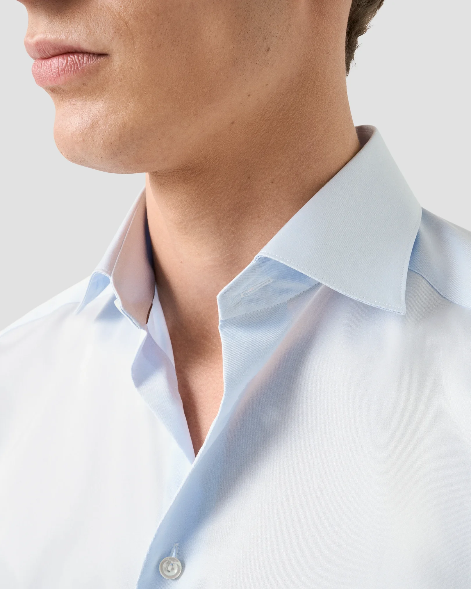 Eton - light blue twill elevated