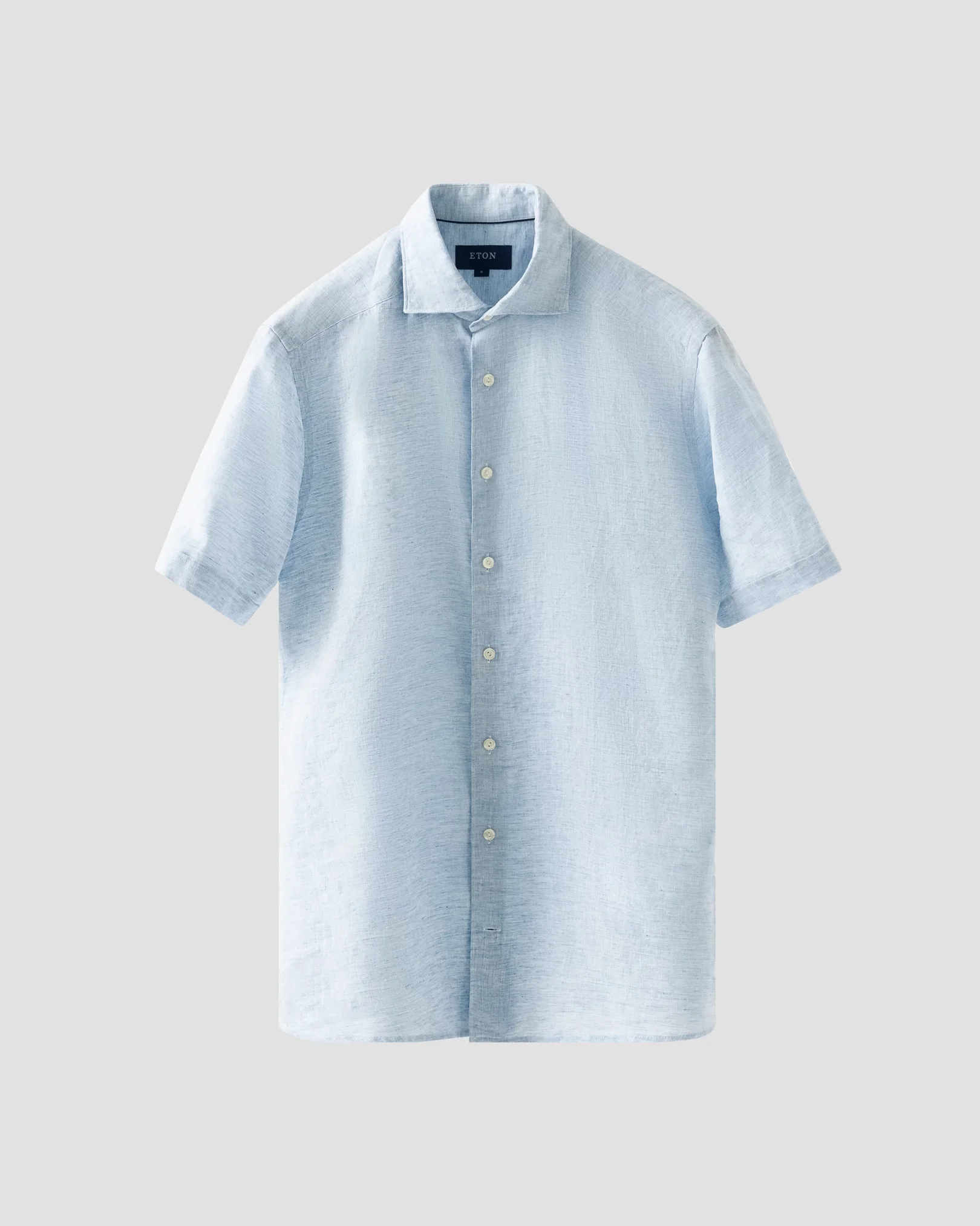 Ljusblå, kortärmad linneskjorta