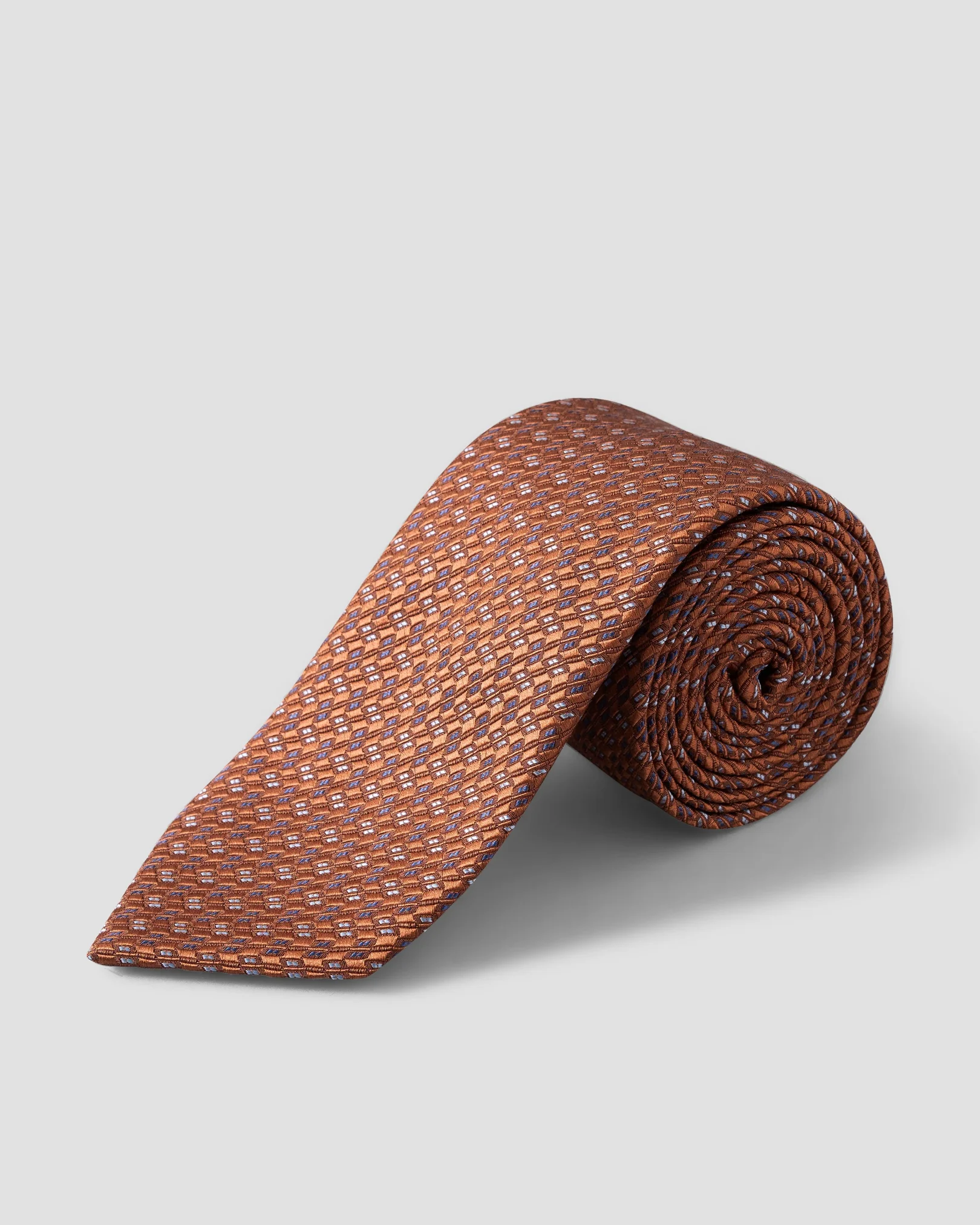 Eton - geometric woven silk256 tie