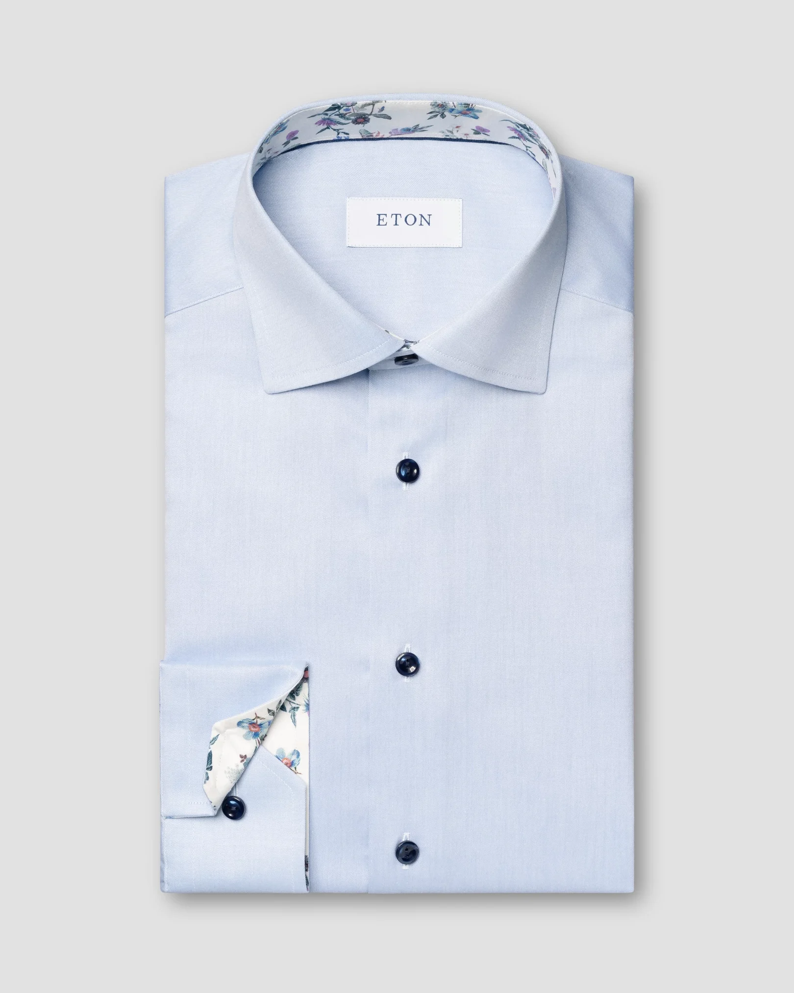 Ljusblå Signature Twill-skjorta med blommönstrade detaljer