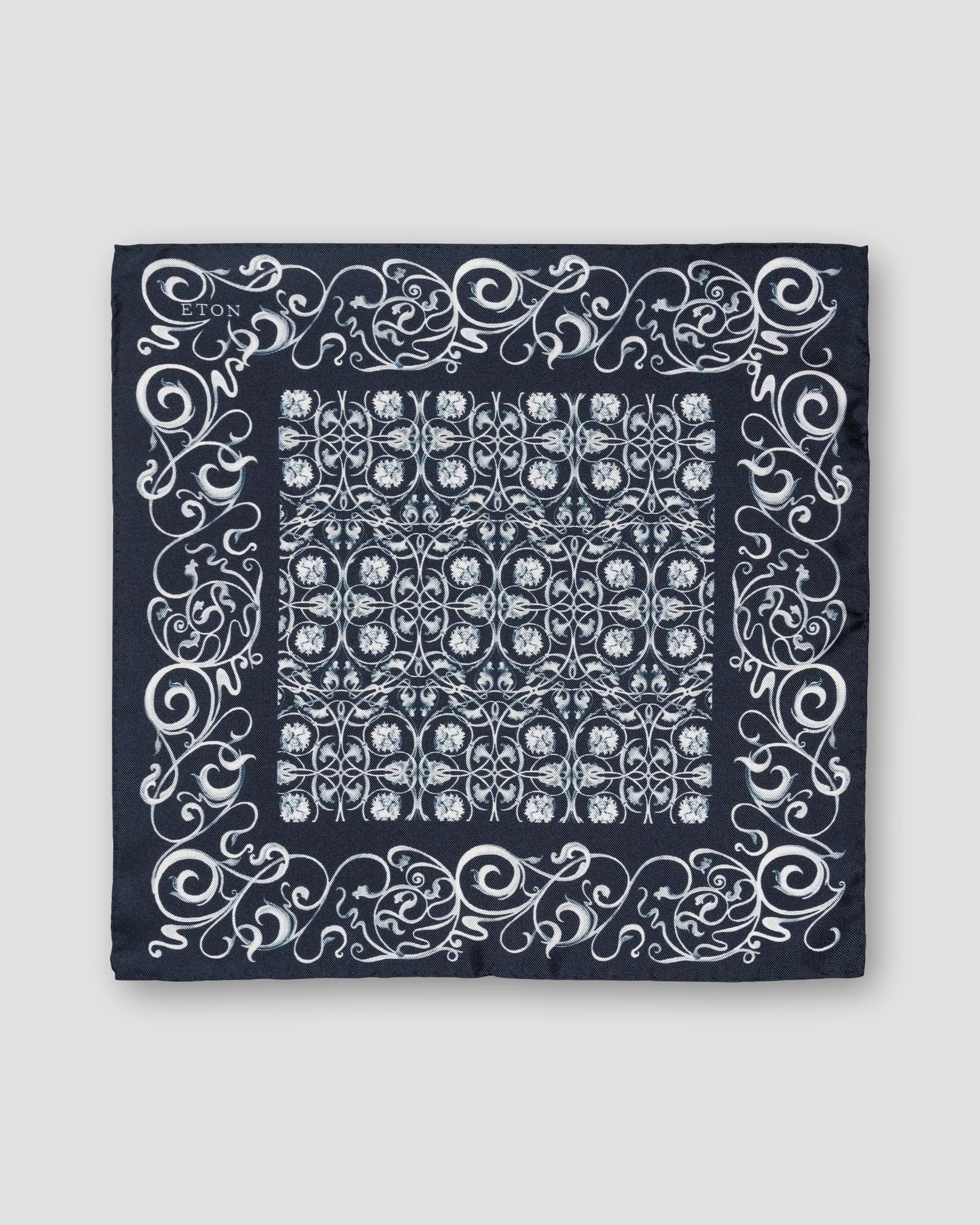 Eton - motif silk pocketsquare