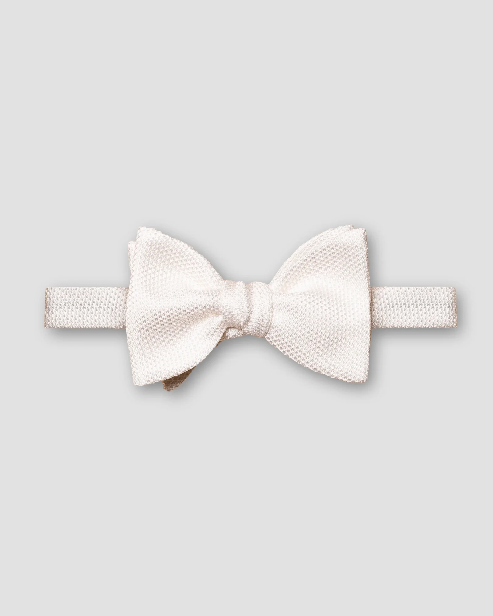 Eton - white grenadine bowtie ready tied