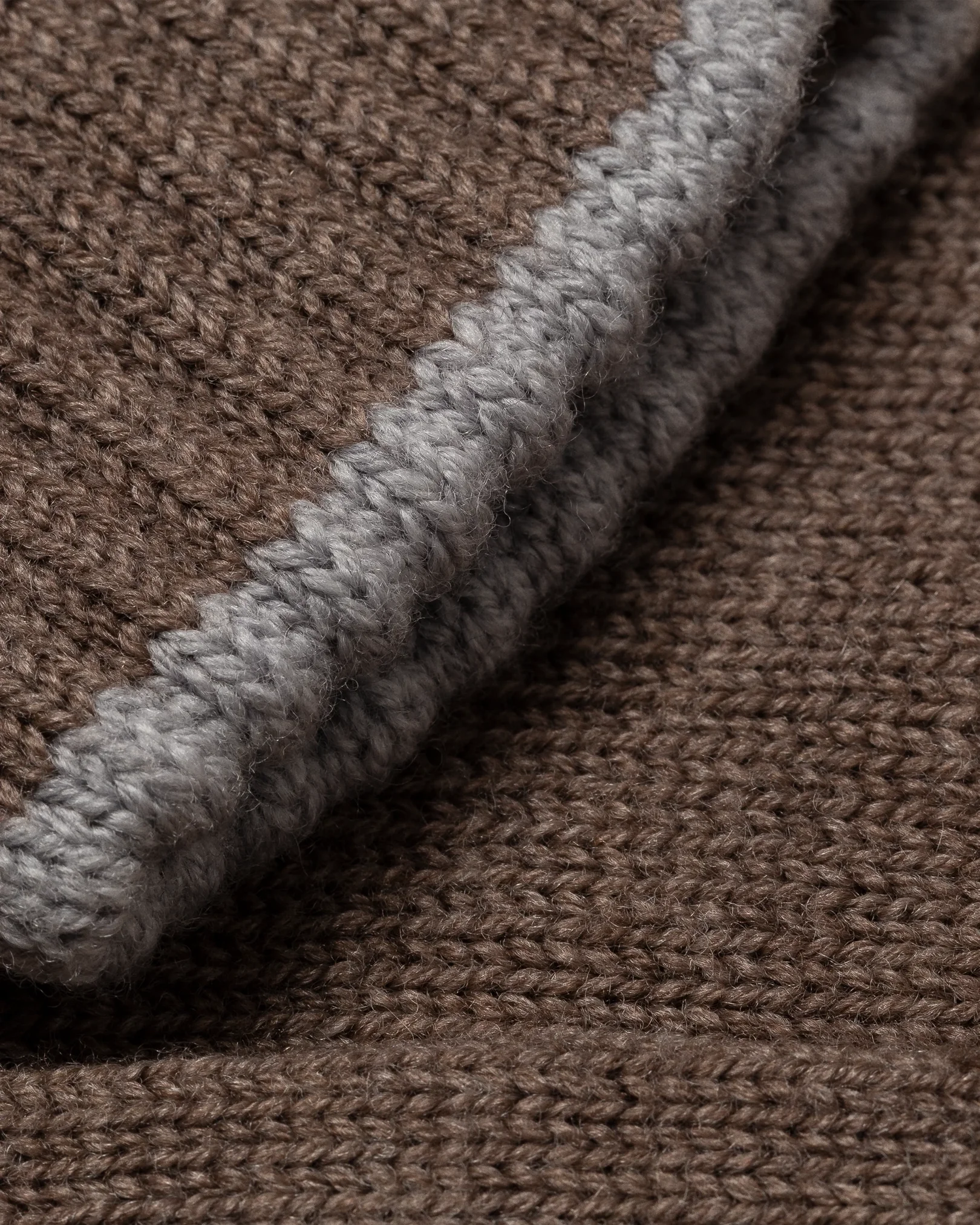 Eton - brown knitted gloves