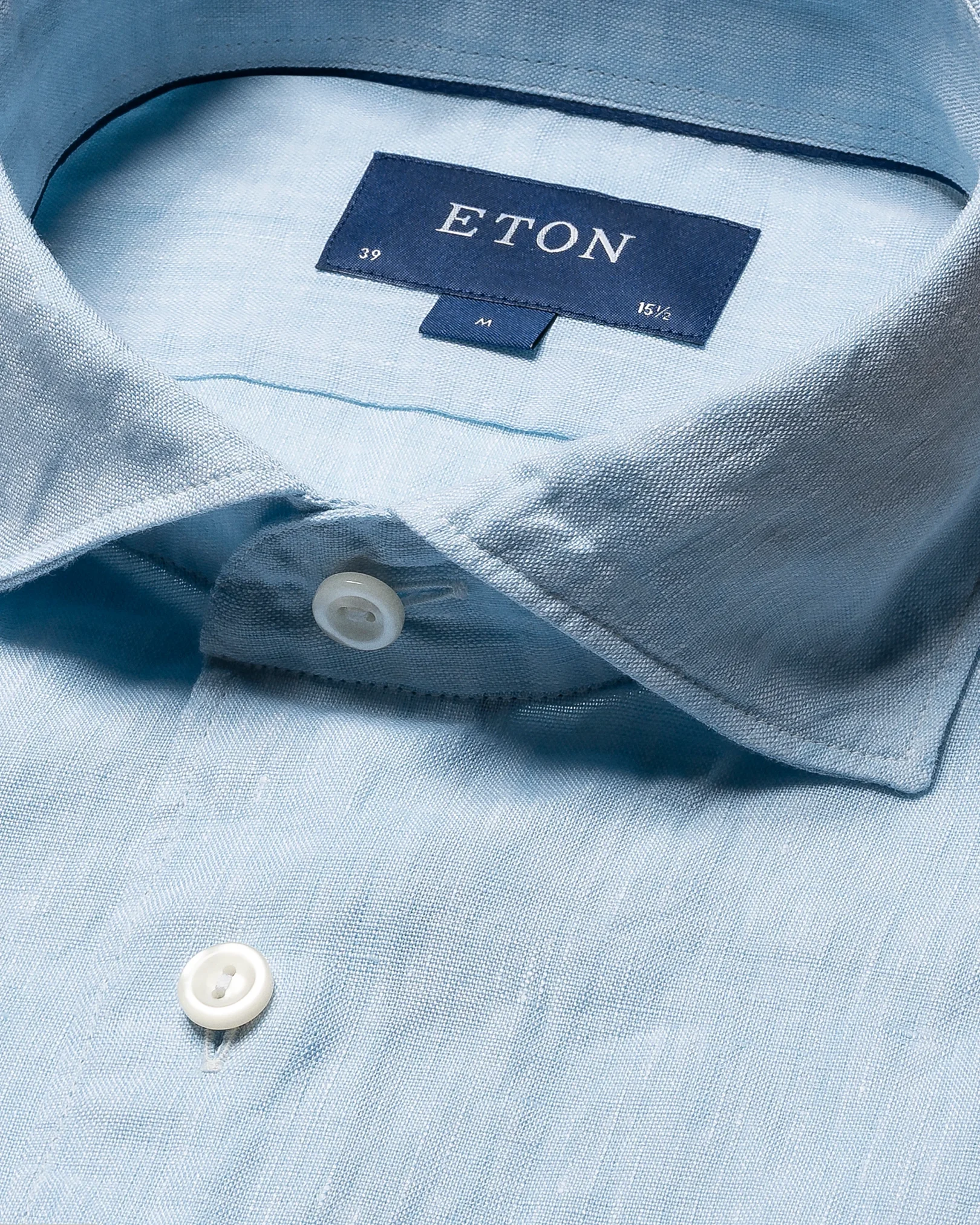 Eton - light blue linen wide spread turn up