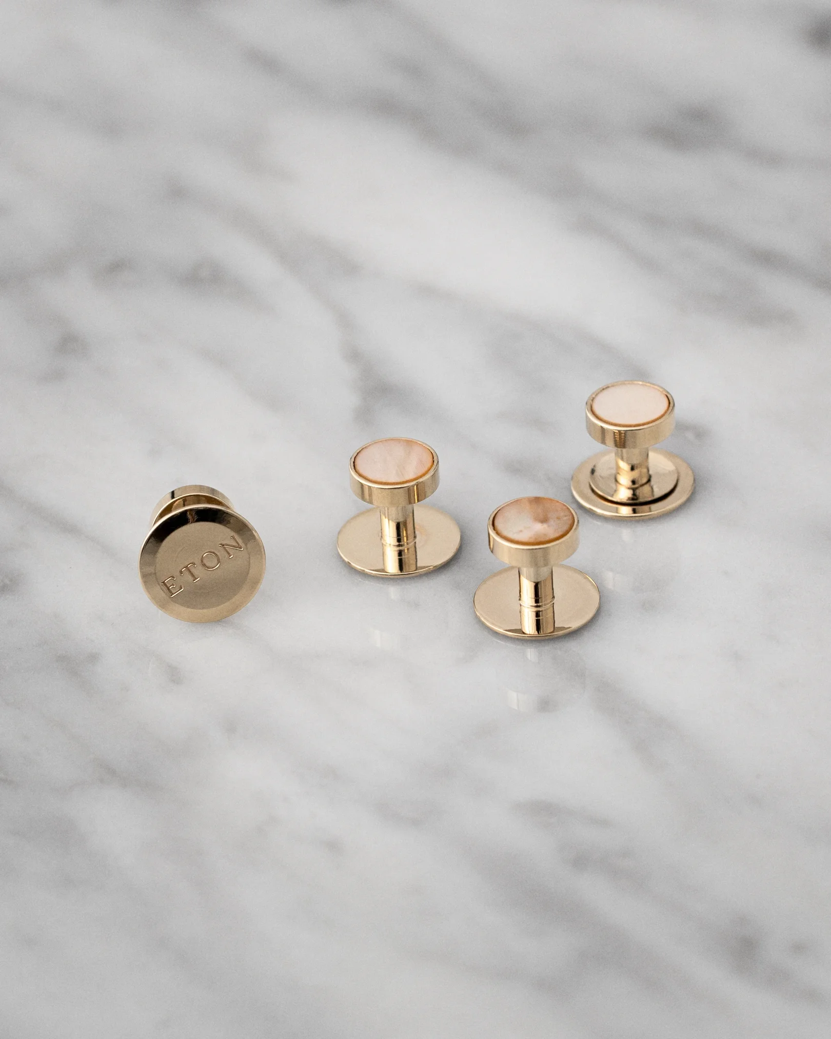 Eton - mop stud buttons beige mop stud buttons