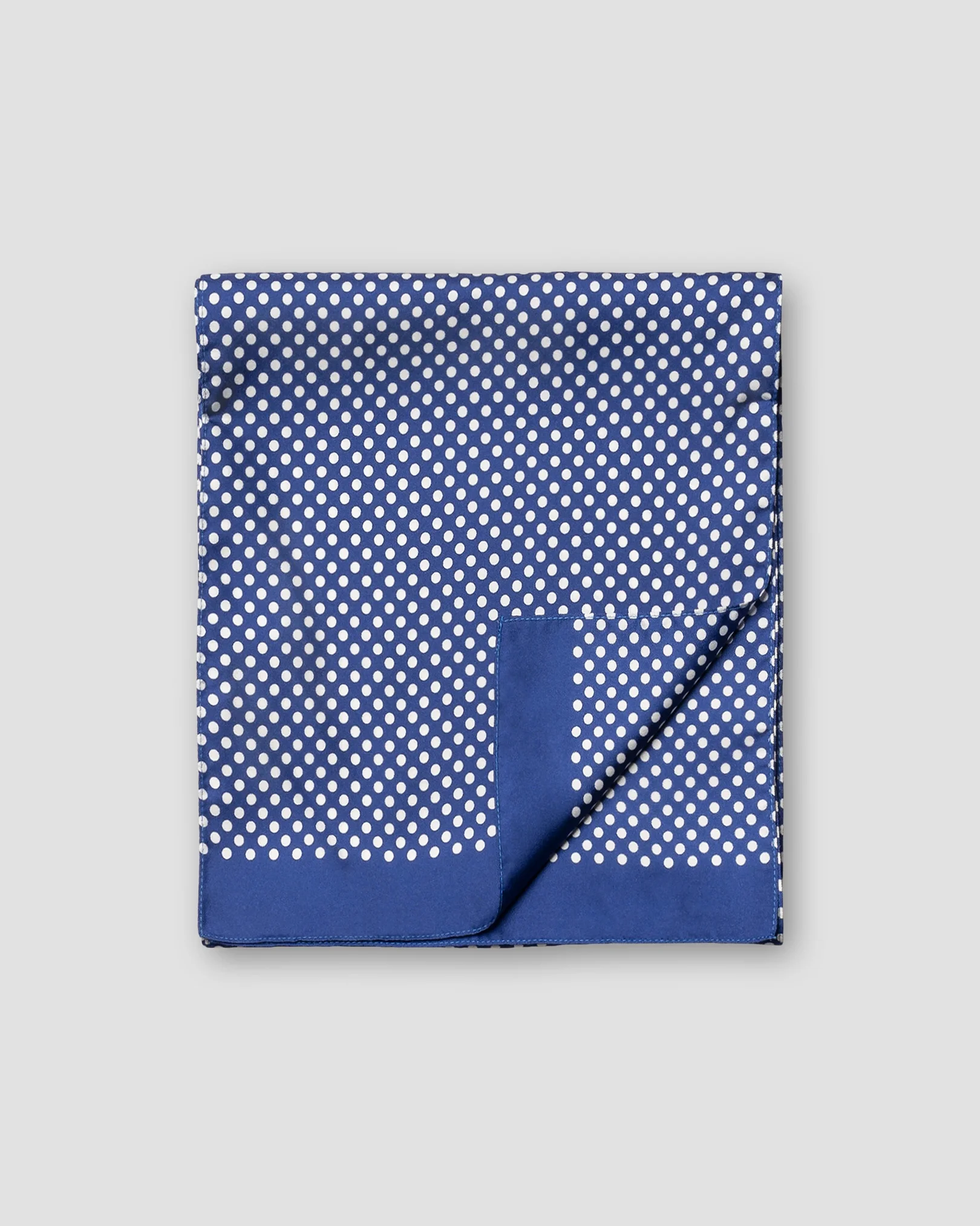 Eton - blue dotted scarf
